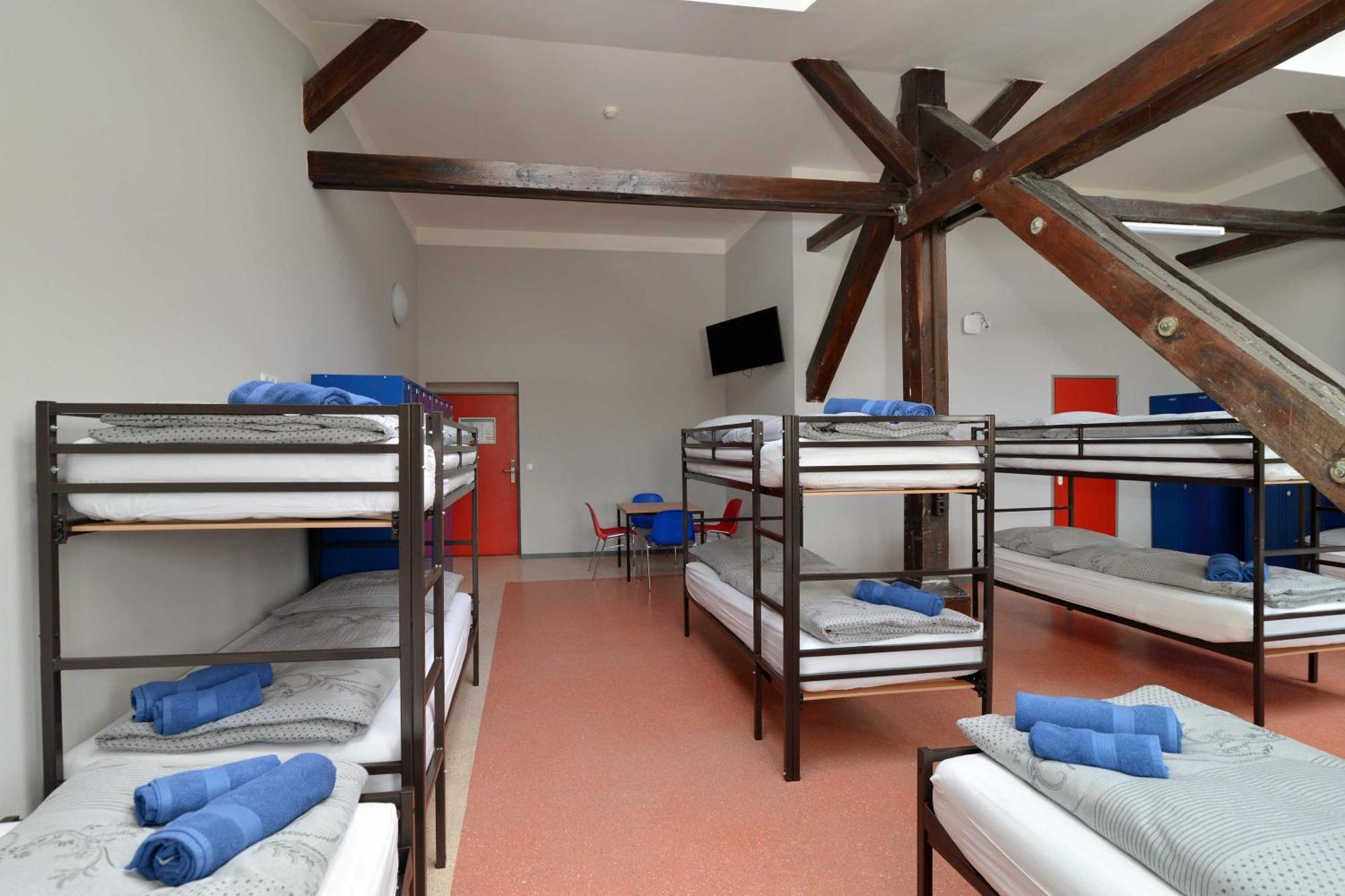 Hostel In Губен Екстериор снимка