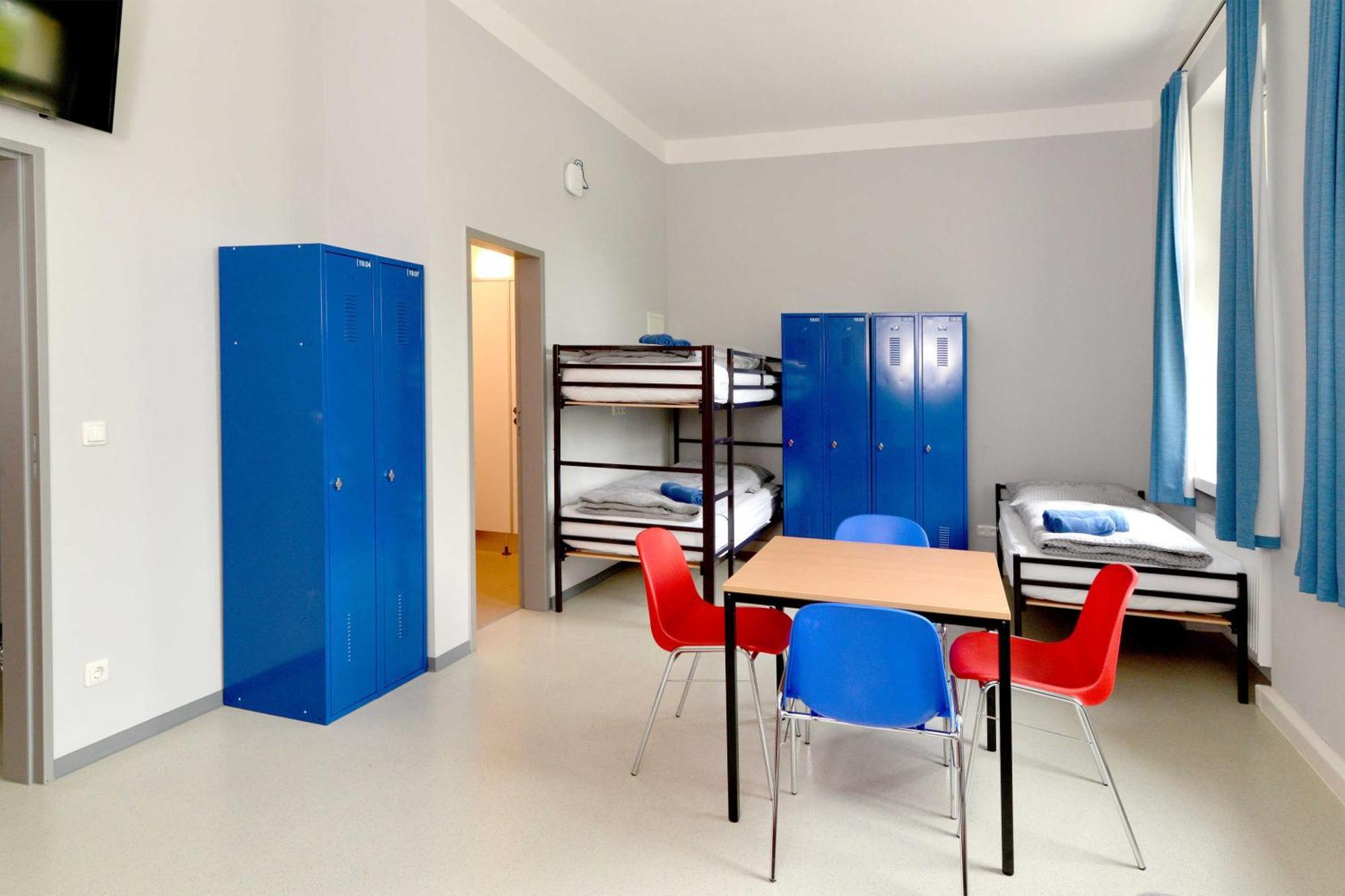 Hostel In Губен Екстериор снимка
