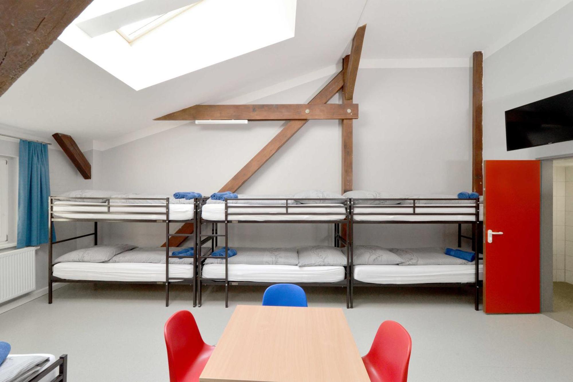 Hostel In Губен Екстериор снимка