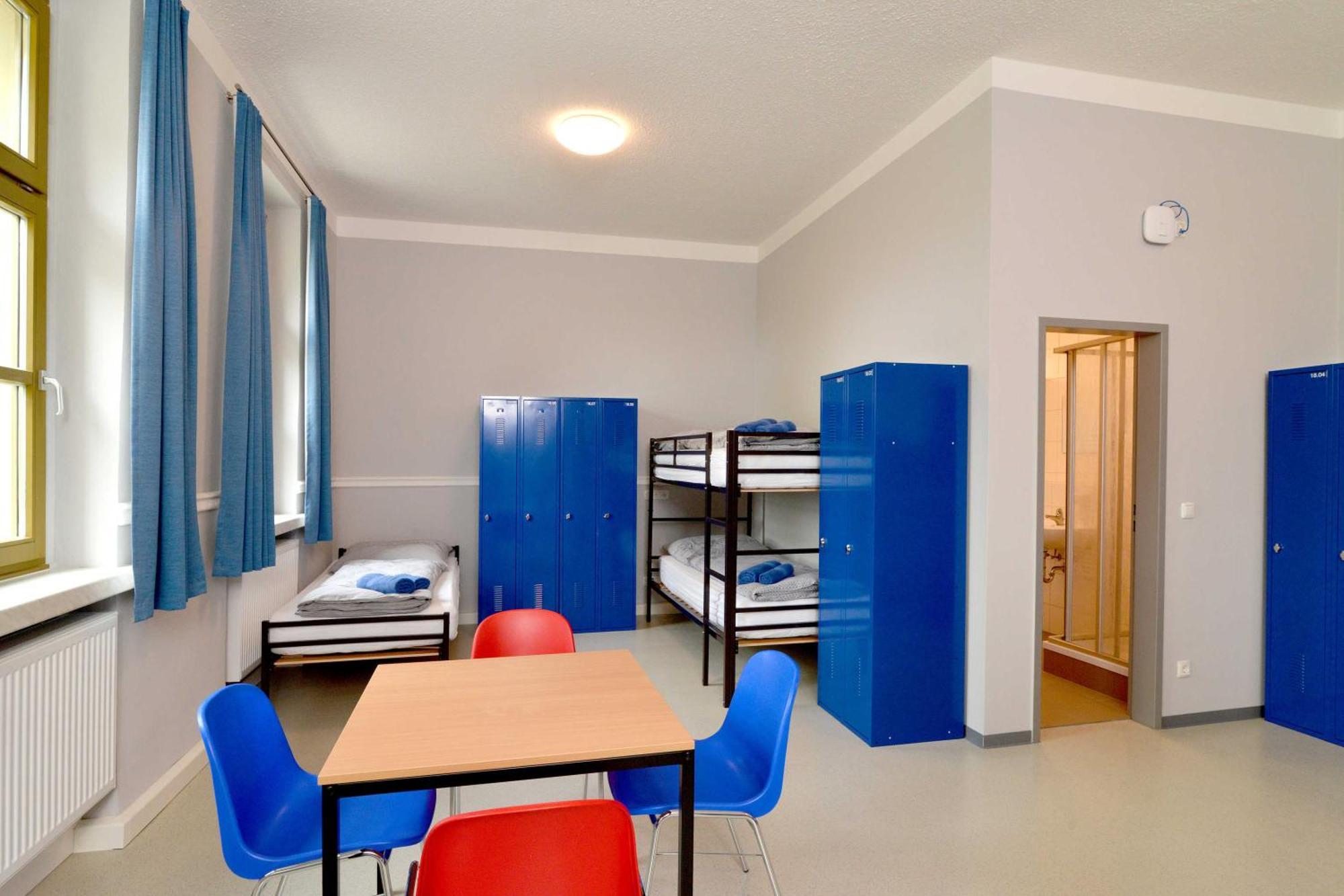 Hostel In Губен Екстериор снимка