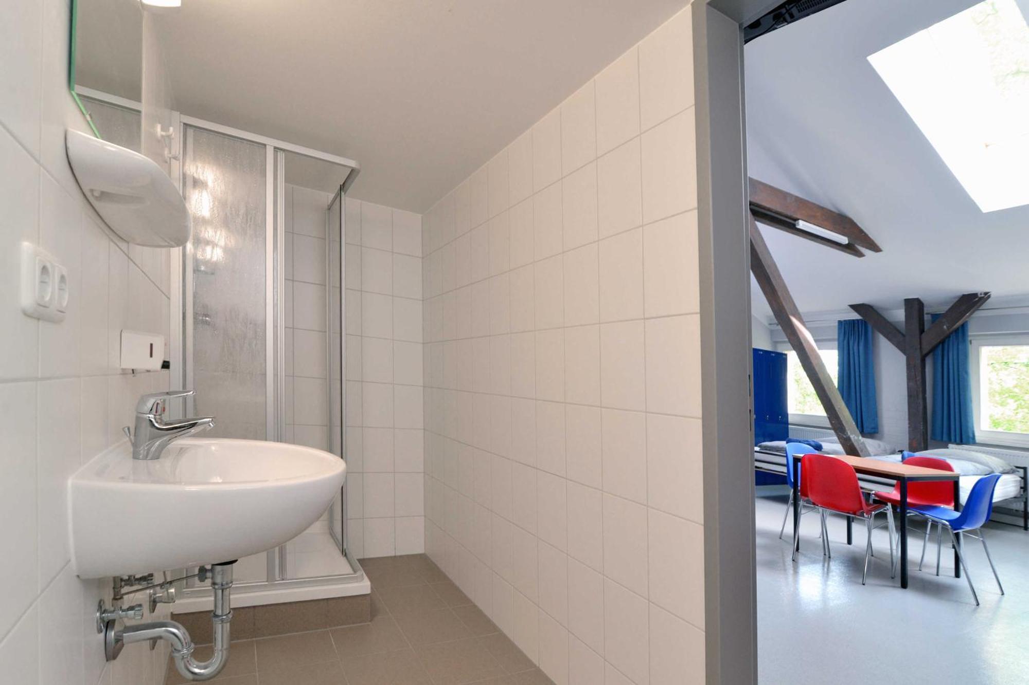 Hostel In Губен Екстериор снимка