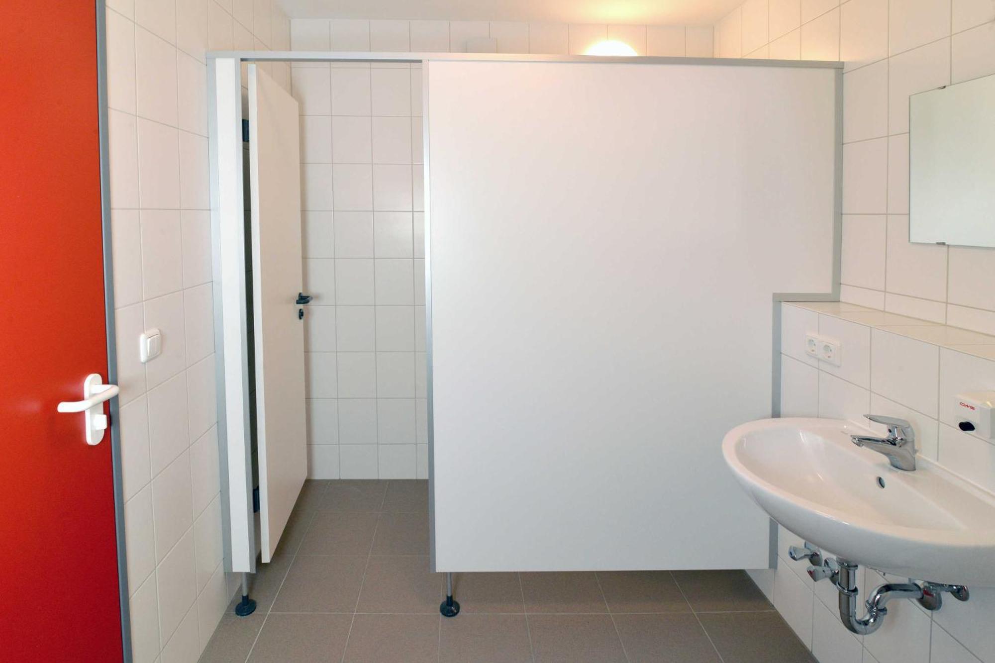 Hostel In Губен Екстериор снимка
