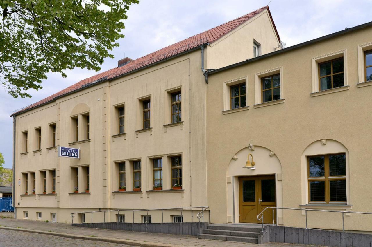 Hostel In Губен Екстериор снимка