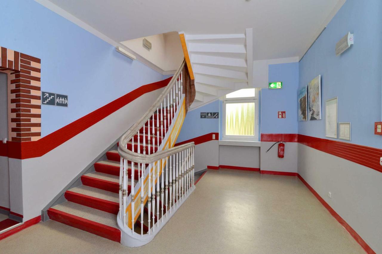 Hostel In Губен Екстериор снимка