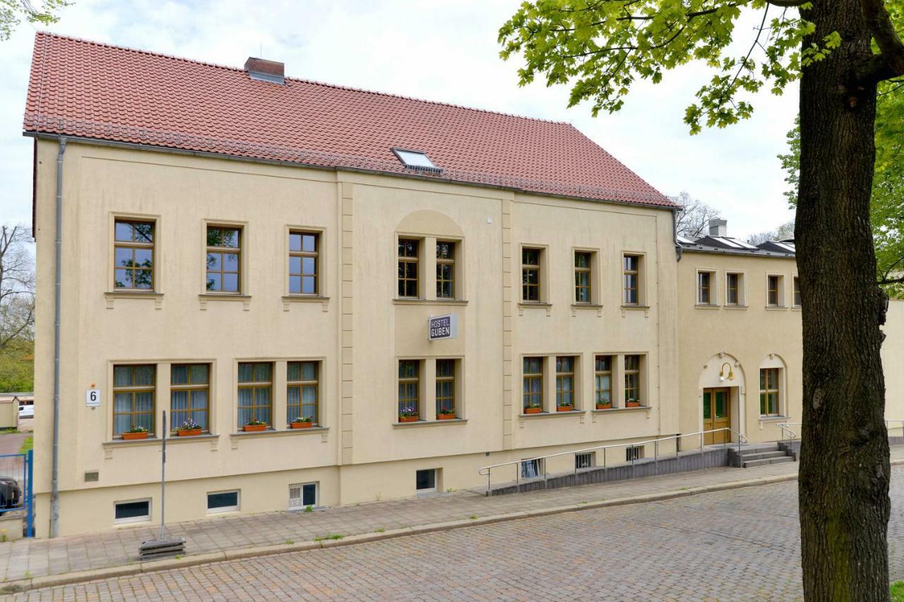 Hostel In Губен Екстериор снимка