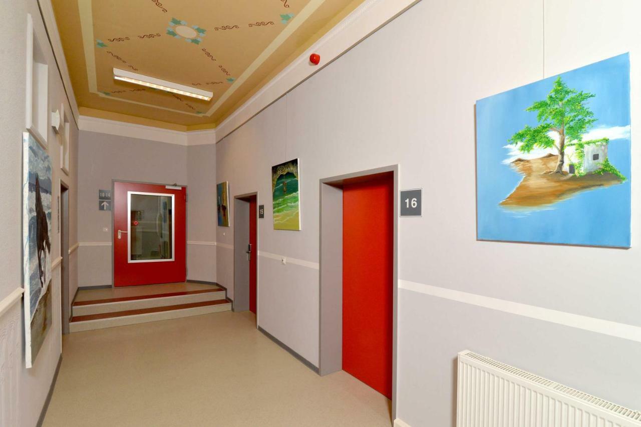 Hostel In Губен Екстериор снимка