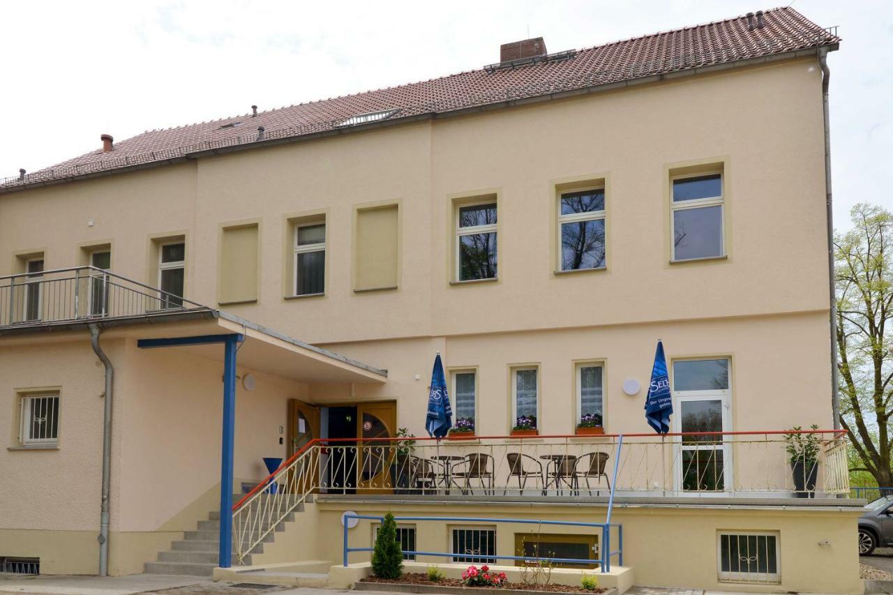 Hostel In Губен Екстериор снимка